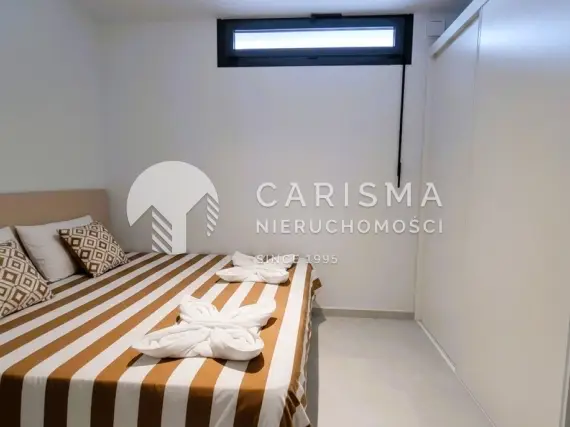 (5) Willa z basenem i panoramicznym widokiem na morze w Lomas de Cabo Roig