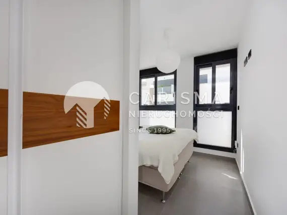 (23) Townhouse w Guardamar Hills 1 km od plaży z garażem na 2 auta i basenem