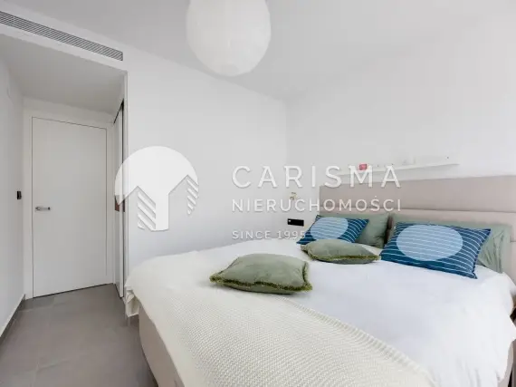 (25) Townhouse w Guardamar Hills 1 km od plaży z garażem na 2 auta i basenem