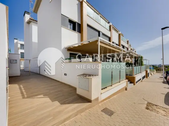 (50) Townhouse w Guardamar Hills 1 km od plaży z garażem na 2 auta i basenem