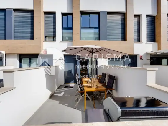 (59) Townhouse w Guardamar Hills 1 km od plaży z garażem na 2 auta i basenem
