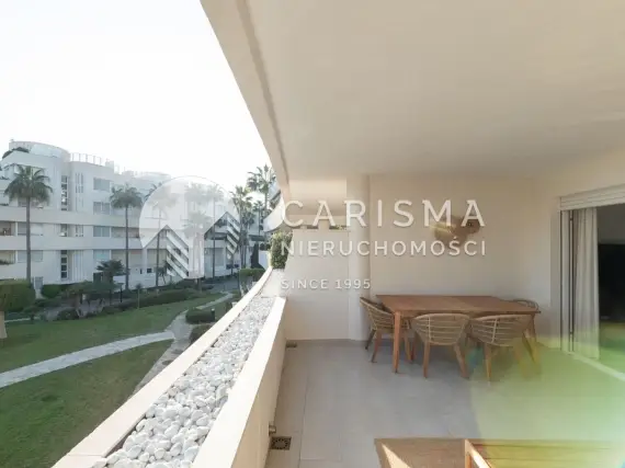 (8) Luksusowy apartament z widokiem na morze, w pierwszej linii brzegowej w New Golden MIle