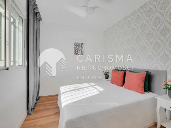 (12) Odnowiony townhouse w Orihuela Costa z ogrodem, tarasem i basenem wspólnym – Punta Prima