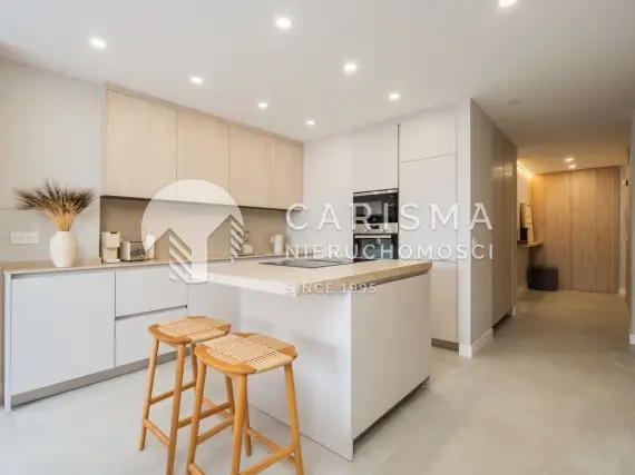 (11) Apartament z widokiem na morze, przy plaży i promenadzie, w Esteponie