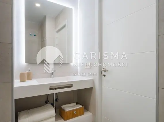 (25) Apartament z widokiem na morze, przy plaży i promenadzie, w Esteponie