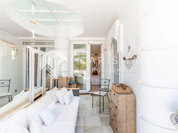 (18) Luksusowy apartament w dosknałym stanie, z panoramicznym widokiem na morze, tuż przy plaży, Estepona