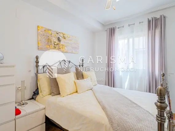 (23) Penthouse w La Ciñuelica, Punta Prima z prywatnym tarasem dachowym i jacuzzi