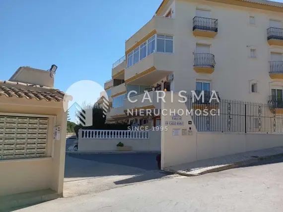 (27) Odnowiony apartament w Villamartín z tarasem, basenem i parkingiem podziemnym