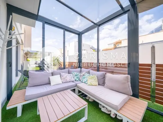 (14) Nowoczesna willa w Torrevieja z basenem i tarasem dachowym