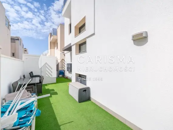 (29) Nowoczesna willa w Torrevieja z basenem i tarasem dachowym