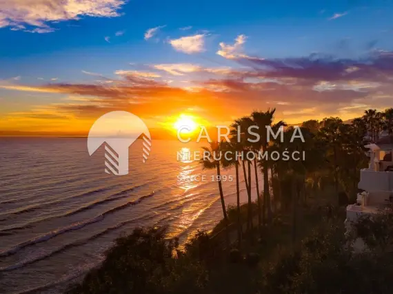(6) Luksusowy apartament w pierwszej linii brzegowej z widokiem na morze, Estepona