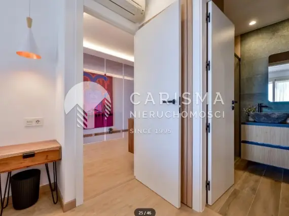 (26) Dwupoziomowy, wyremontowany apartament w pierwszej linii brzegowej w Altea Mascarat