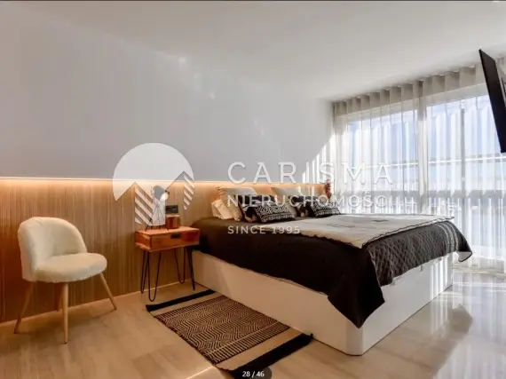 (29) Dwupoziomowy, wyremontowany apartament w pierwszej linii brzegowej w Altea Mascarat
