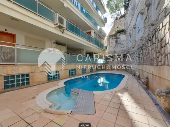 (45) Dwupoziomowy, wyremontowany apartament w pierwszej linii brzegowej w Altea Mascarat
