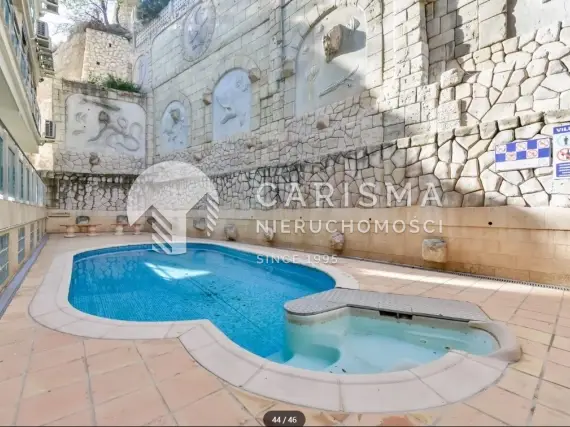 (46) Dwupoziomowy, wyremontowany apartament w pierwszej linii brzegowej w Altea Mascarat
