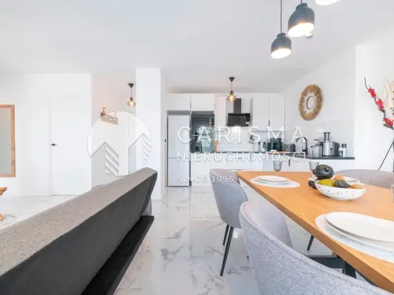 (6) Odnowiony apartament z widokiem na morze, Punta Prima