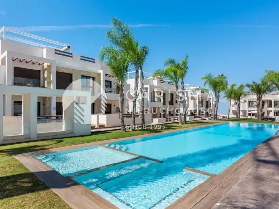 Nowe i nowoczesne apartamenty w budowie z widokiem na lagunę w Torrevieja 1
