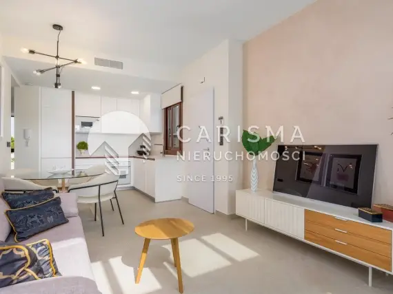Nowe i nowoczesne apartamenty w budowie z widokiem na lagunę w Torrevieja 2