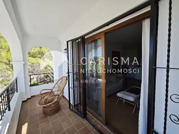 (17) Penthouse z dachowym tarasem  oraz widokiem na pole glfowe w Villamartin