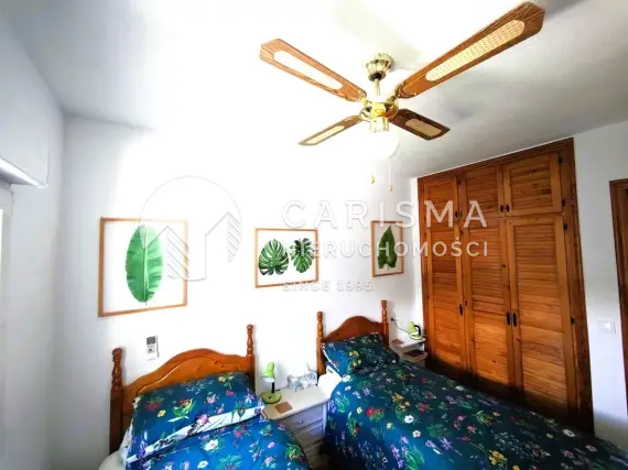 (46) Penthouse z dachowym tarasem  oraz widokiem na pole glfowe w Villamartin