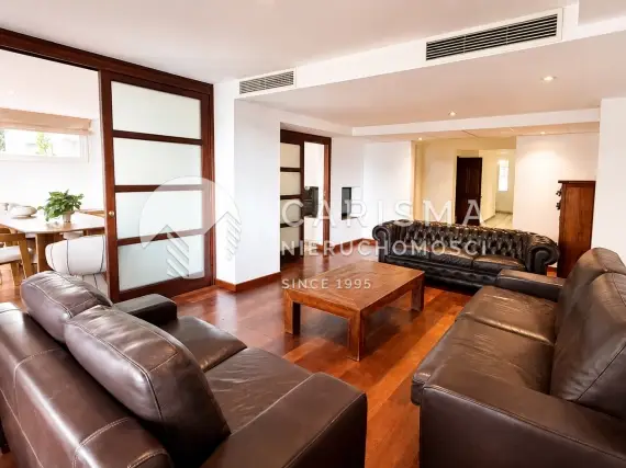 (23) Przestronny apartament w pierwszej linii brzegowej, Altea