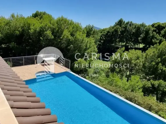 (4) Dwie przestronne wille w pierwszej linii pola golfowego, Altea