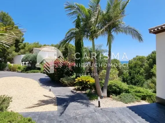 (7) Dwie przestronne wille w pierwszej linii pola golfowego, Altea
