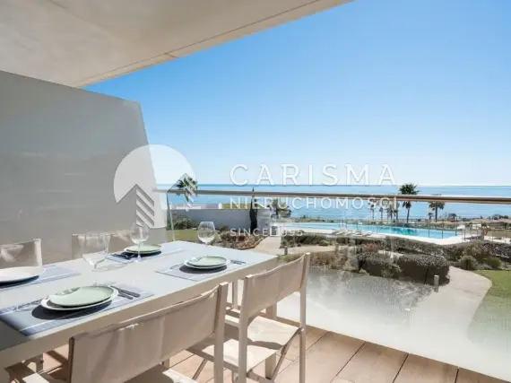 (2) Nowoczesny i luksusowy apartament w pierwszej linii brzegowej w Esteponie, Costa del Sol