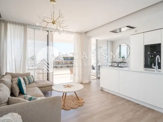 (11) Nowoczesny i luksusowy apartament w pierwszej linii brzegowej w Esteponie, Costa del Sol
