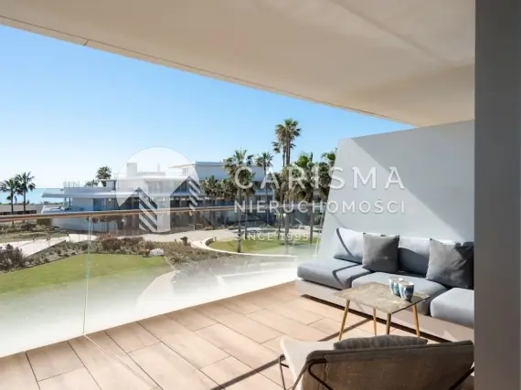 (12) Nowoczesny i luksusowy apartament w pierwszej linii brzegowej w Esteponie, Costa del Sol