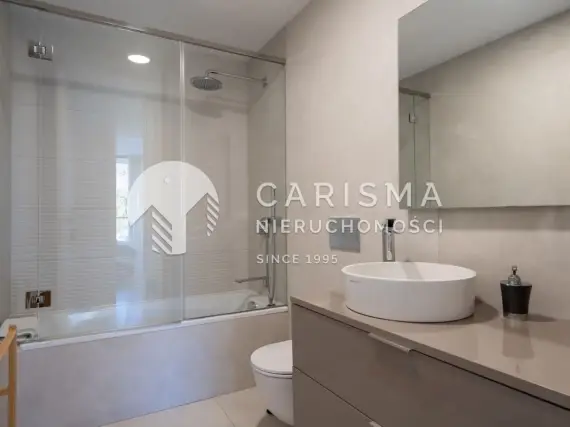 (18) Nowoczesny i luksusowy apartament w pierwszej linii brzegowej w Esteponie, Costa del Sol