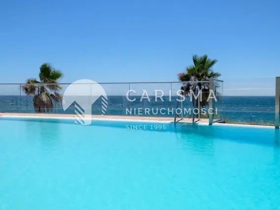 (20) Nowoczesny i luksusowy apartament w pierwszej linii brzegowej w Esteponie, Costa del Sol