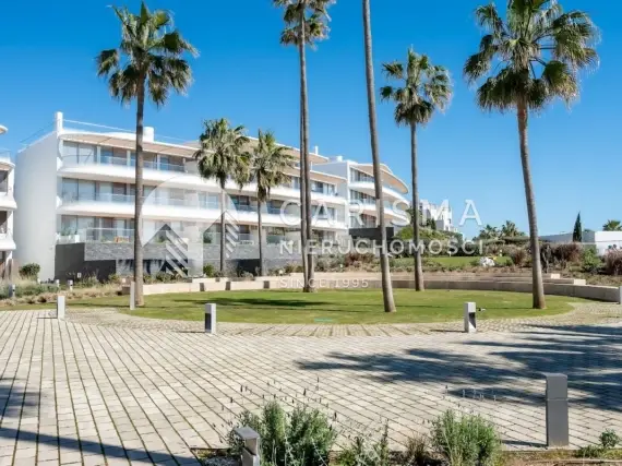 (21) Nowoczesny i luksusowy apartament w pierwszej linii brzegowej w Esteponie, Costa del Sol