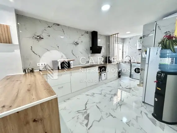 (11) Apartament w doskonałym stanie i lokalizacji, tylko 100 m od plaży w San Pedro del Pinatar