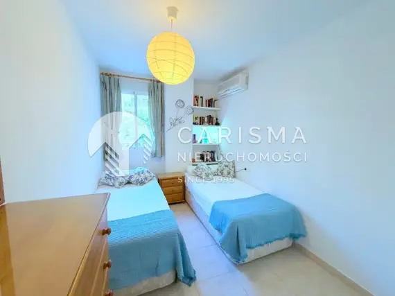 (17) Apartament z 3-ma sypialniami w dobrej lokalizacji, w Javea